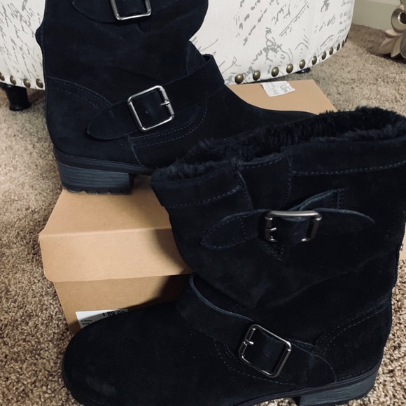 Shoes - Picture 2 of 5